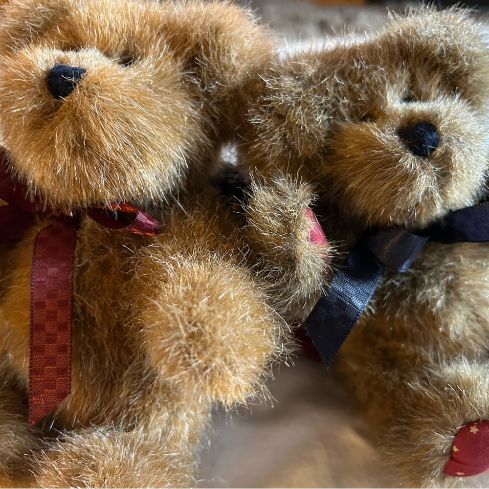 Boyd’s Bears lot of 2 little bears. Adorable Brown Teddy Bears with Bows